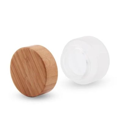 100g het aangepaste Deksel van de het Bamboeschijf van Logo Empty Recycled Cosmetic Glass Kruiken Berijpte