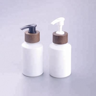 200ml de schuine Schouder bedekte de Witte Kosmetische Kruiken van het Glasbamboe met Houten GLB met een laag