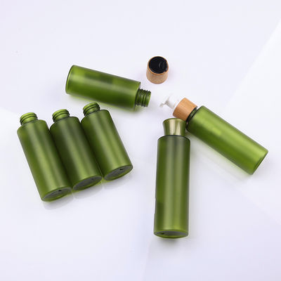 Het bamboe van Eco vriendschappelijke skincare kosmetische verpakking met groene HUISDIERENfles
