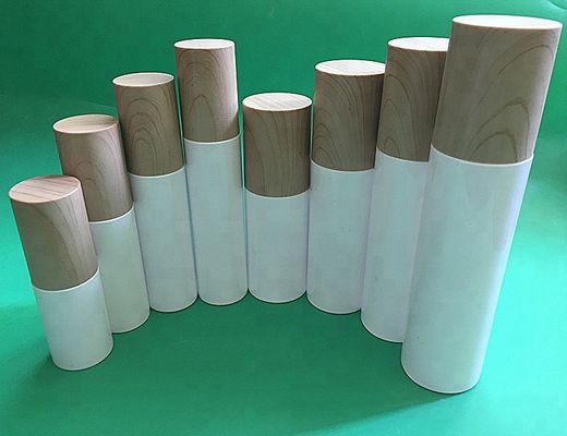Plaatst het HUISDIEREN plastic schoonheidsmiddel de fles van het de zorgwater van de flessenhuid met houten bamboe GLB